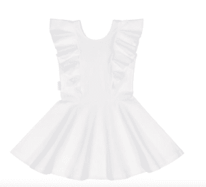 Gugguu lyhythihainen Rizi mekko, sävy White Sand Candy kokoelman lyhythihainen trikoomekko, jossa suloisena yksityiskohtana röyhelösomisteet. Mekossa on kaunis leikkaus ja kangas on laadukasta & hyvin joustavaa.