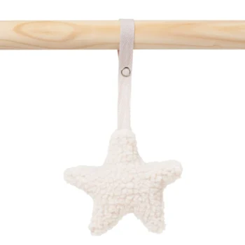 Neljä erillistä lelua tulee mukana!