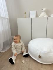 Kaunis neuletakki pienelle tytölle!