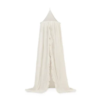 Kaunis vuodekatos lapsen huoneeseen.