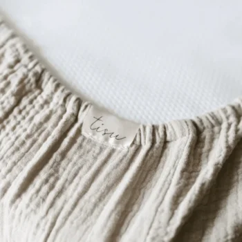 Tisun pinnasängyn aluslakana, sävyssä vaaleanbeige