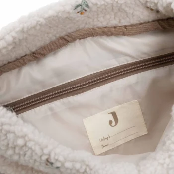 Kauniit yksityiskohdat!