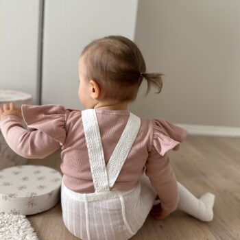 Laadukkaat ja pehmeät sukkahousut henkseleillä!