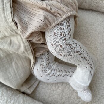 Laadukkaat ja kauniit Cóndor sukkahousut sivupitsillä!