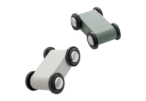 Mukana tulee 4 autoa!