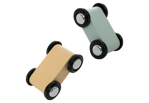 Mukana tulee 4 autoa!