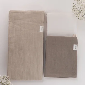 TISU ihana harsopakkaus setti, jossa tulee yhteensä 3 monikäyttöistä harsoa. SÄvyltään maanläheisiä.