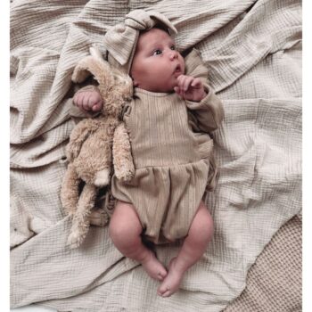 Babystyling Ruffle Romper, Warm Beige