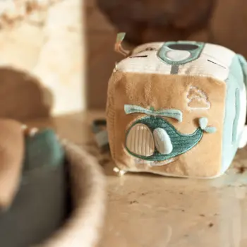 Kehittää lapsen aisteja ja hienomotoriikkaa!