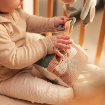 Kehittää lapsen aisteja ja hienomotoriikkaa!