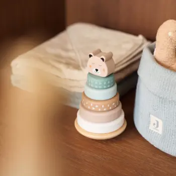 Hauska, pinottava puinen tornilelu lapselle!