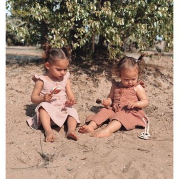 Kaunis ja tyttömäinen mekko!